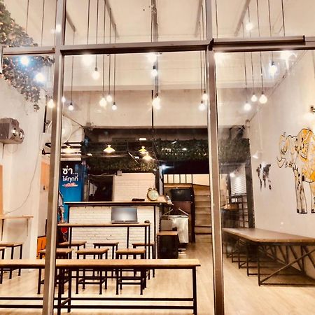 Liberta Hostel Bangkok Bagian luar foto