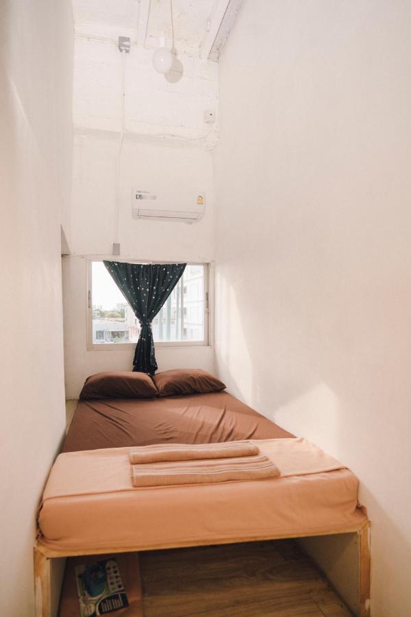 Liberta Hostel Bangkok Bagian luar foto