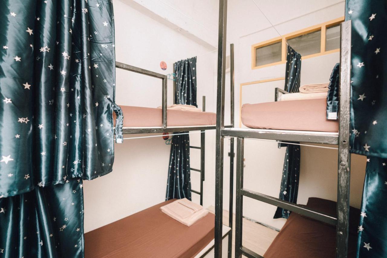 Liberta Hostel Bangkok Bagian luar foto