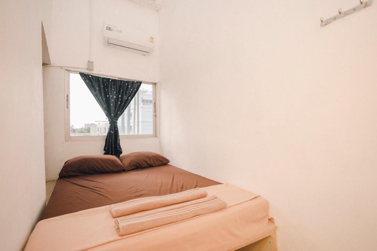 Liberta Hostel Bangkok Bagian luar foto