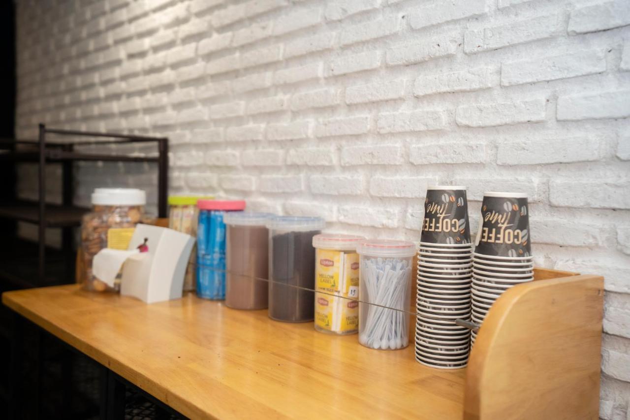 Liberta Hostel Bangkok Bagian luar foto