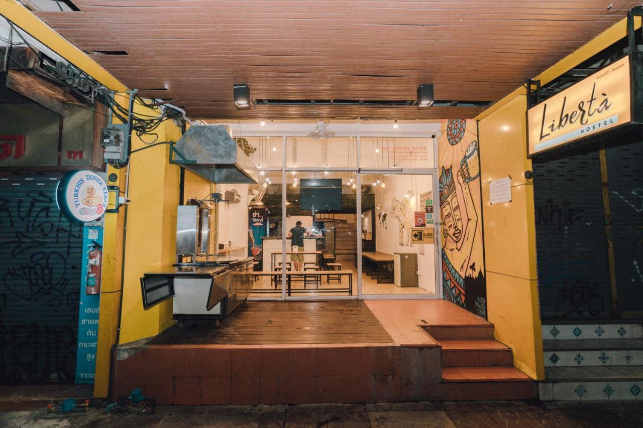 Liberta Hostel Bangkok Bagian luar foto