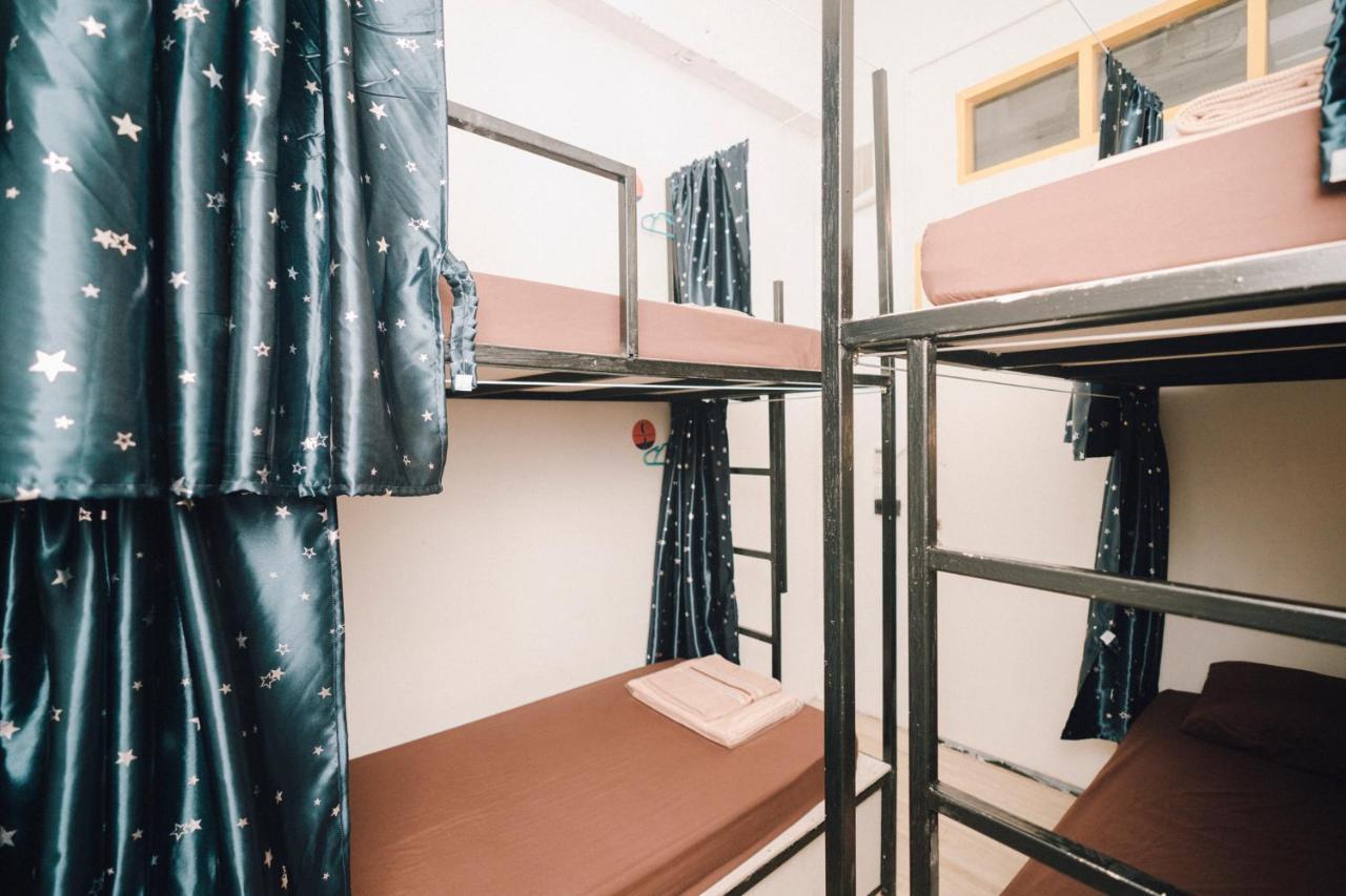 Liberta Hostel Bangkok Bagian luar foto