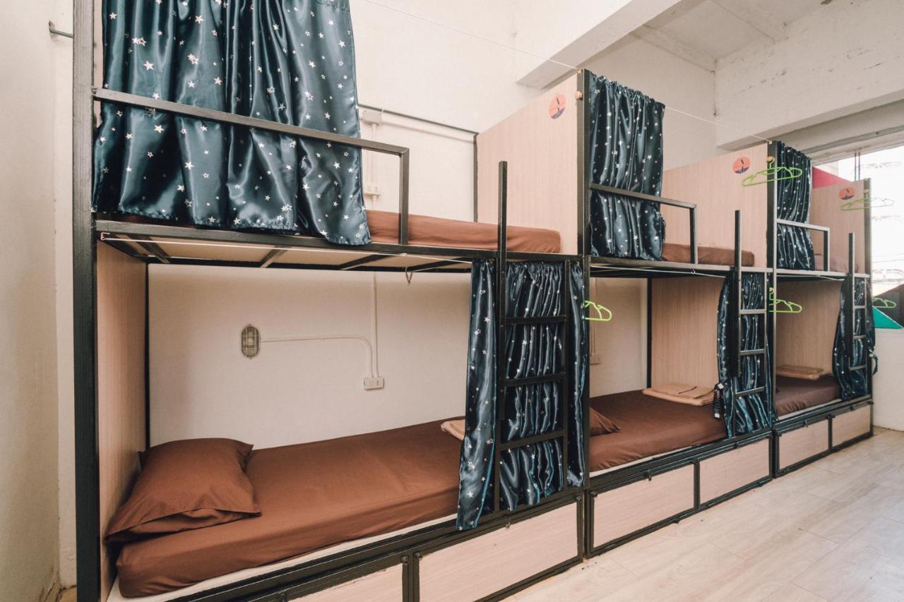 Liberta Hostel Bangkok Bagian luar foto