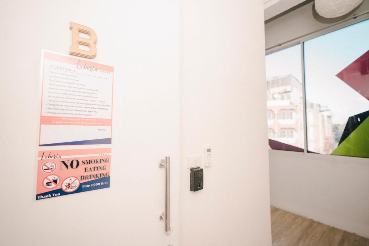 Liberta Hostel Bangkok Bagian luar foto