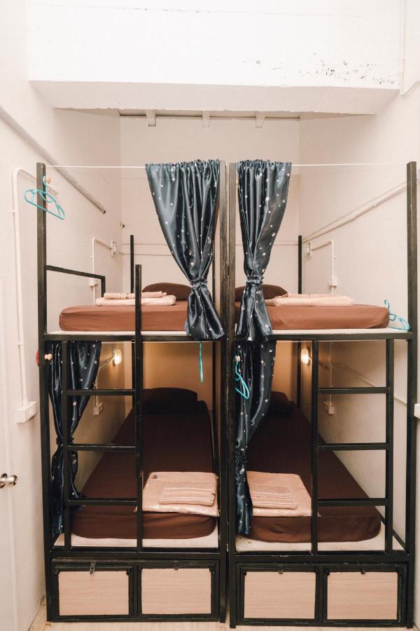 Liberta Hostel Bangkok Bagian luar foto