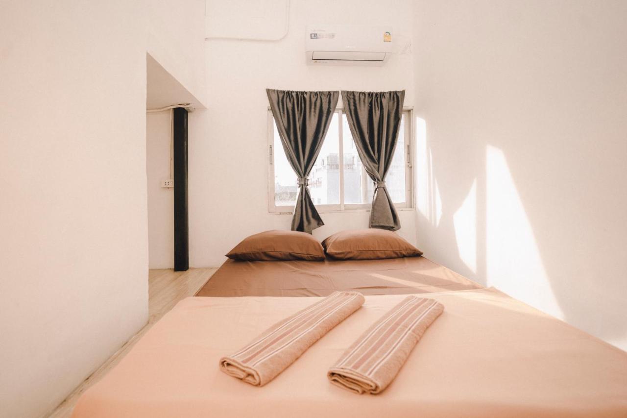 Liberta Hostel Bangkok Bagian luar foto