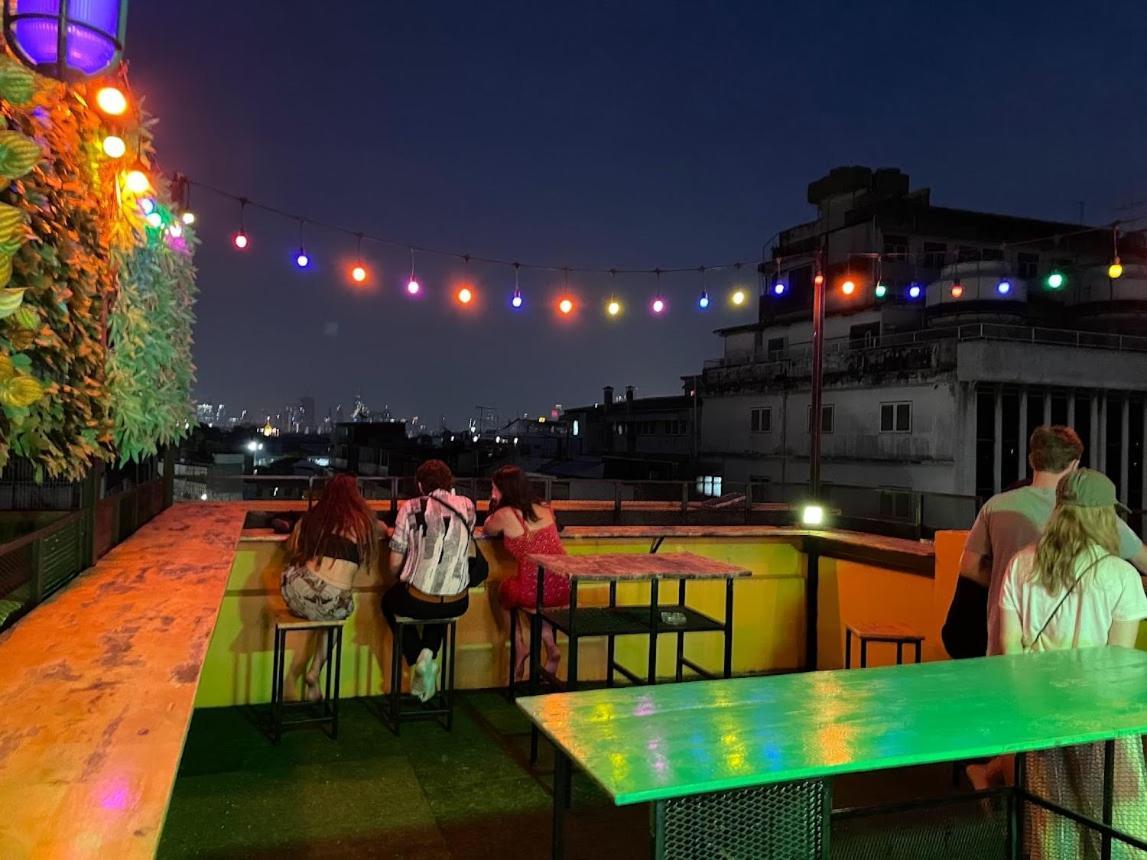 Liberta Hostel Bangkok Bagian luar foto